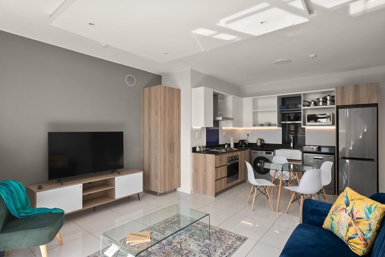 יוהנסבורג The Median Rosebank Luxury Apartment - Building With Generator מראה חיצוני תמונה