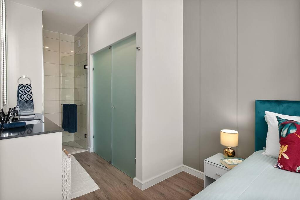 יוהנסבורג The Median Rosebank Luxury Apartment - Building With Generator מראה חיצוני תמונה