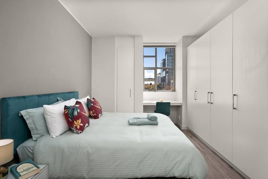 יוהנסבורג The Median Rosebank Luxury Apartment - Building With Generator מראה חיצוני תמונה