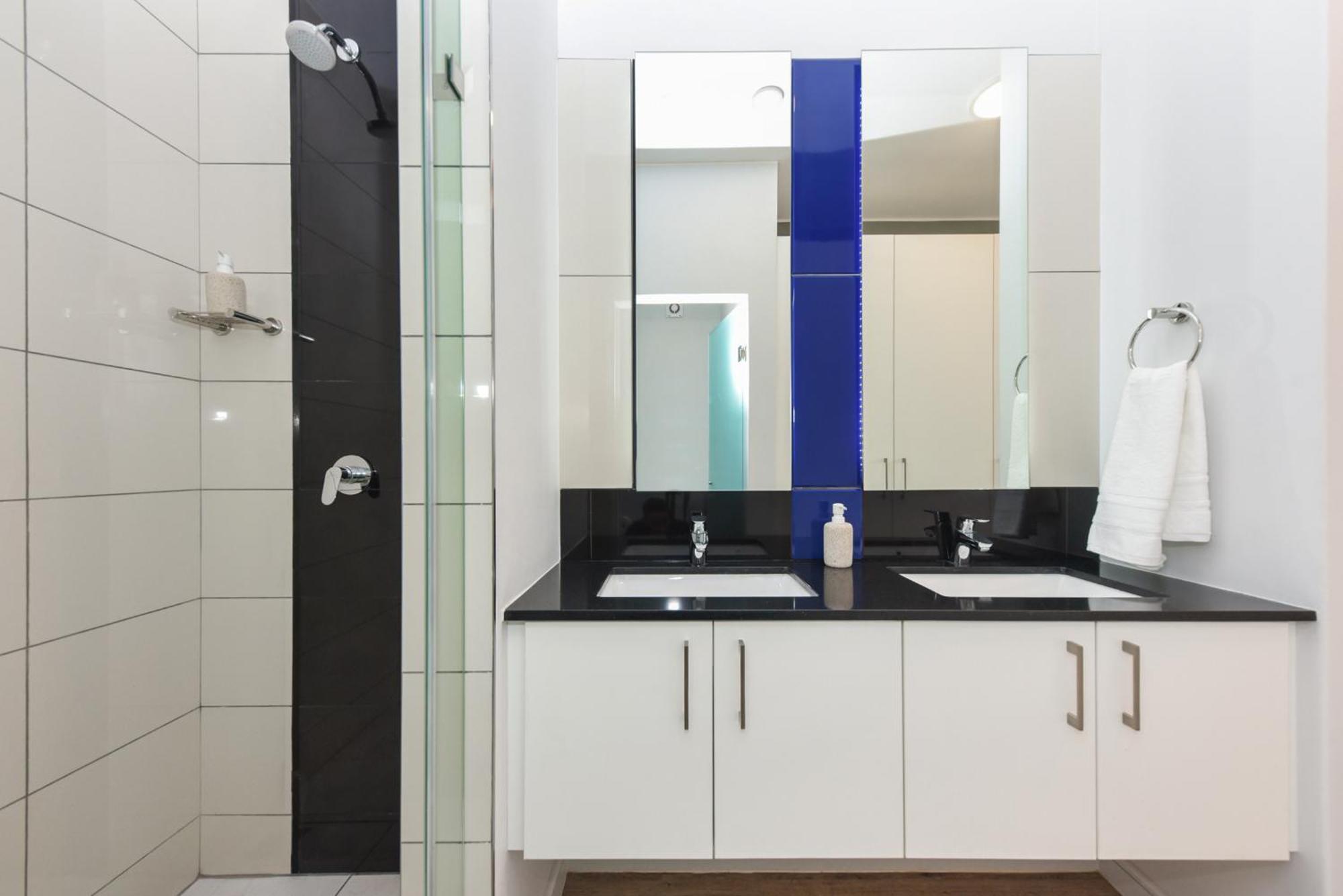 יוהנסבורג The Median Rosebank Luxury Apartment - Building With Generator מראה חיצוני תמונה