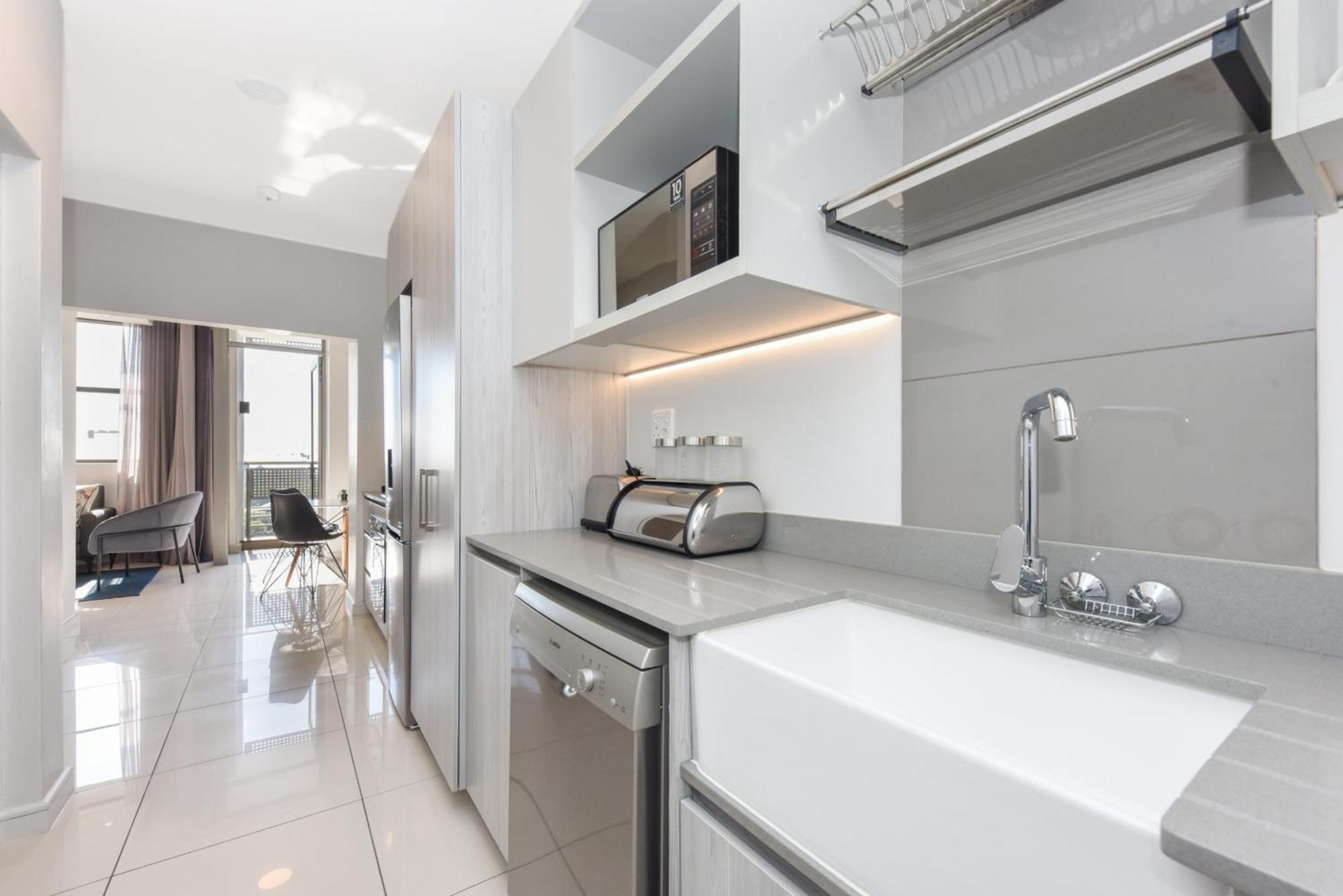 יוהנסבורג The Median Rosebank Luxury Apartment - Building With Generator מראה חיצוני תמונה